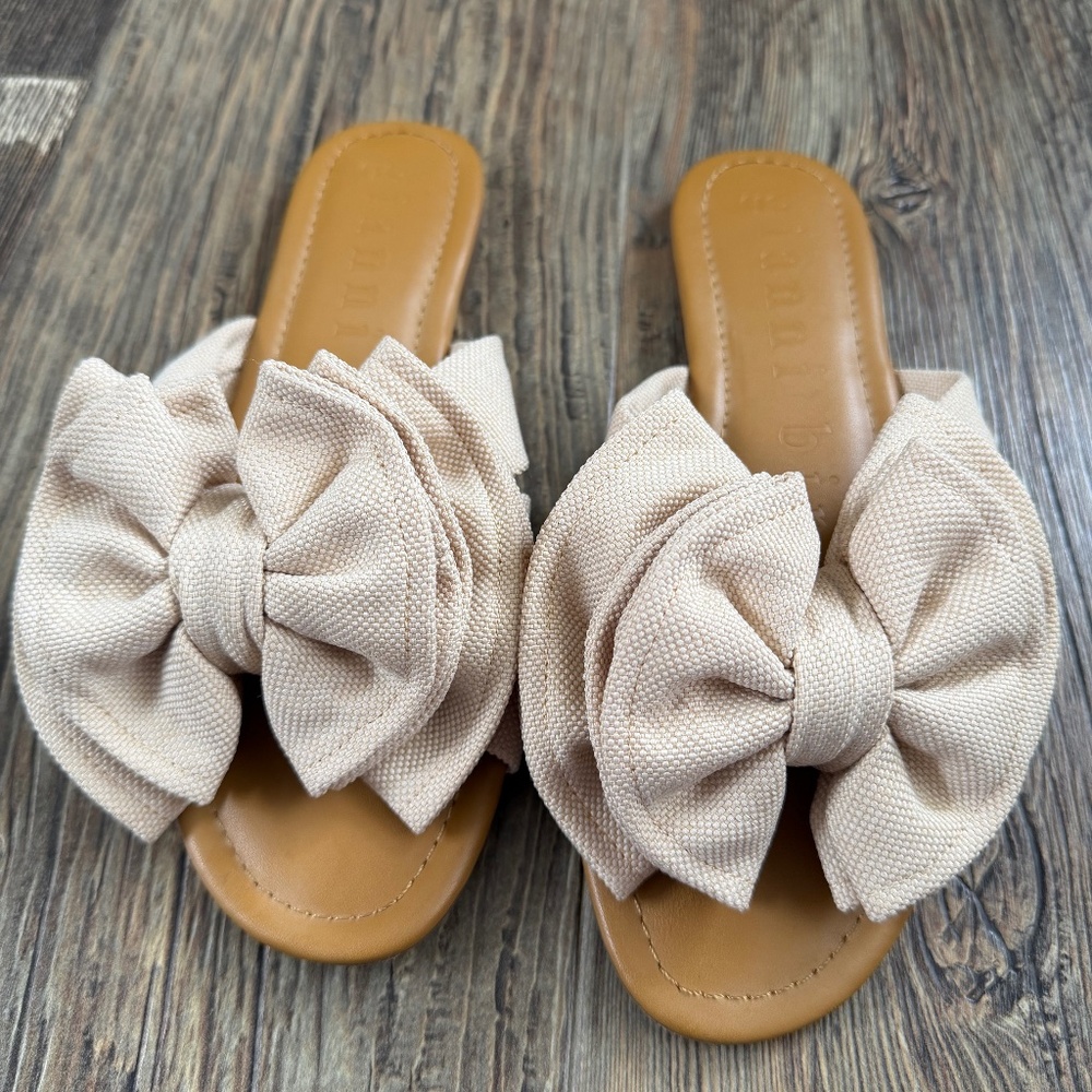 Gianni Bini Bow Slide Sandals – Natural – Size 8M